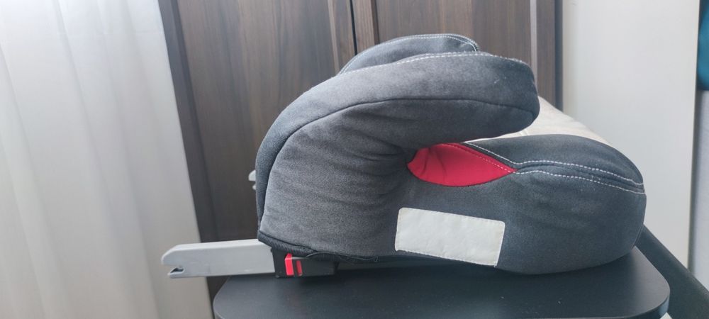 Продавам столче за кола, бустер седалка за дете