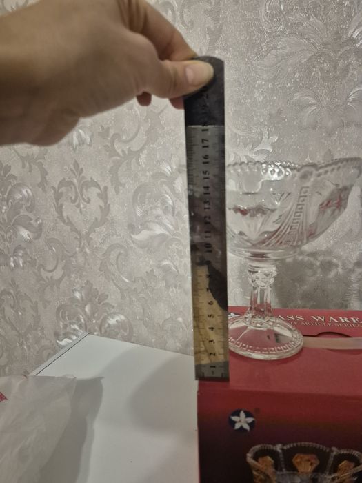 Продам стеклянные вазы