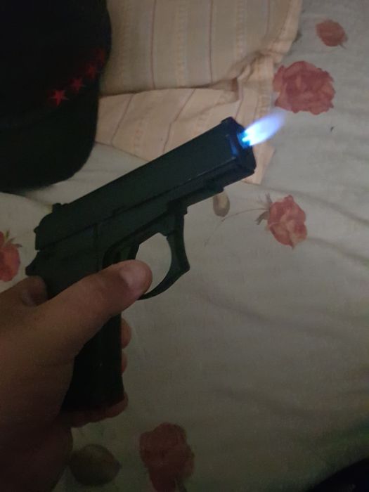 80 Lei. Bricheta tip pistol. Metalic. Valabil in Iasi.