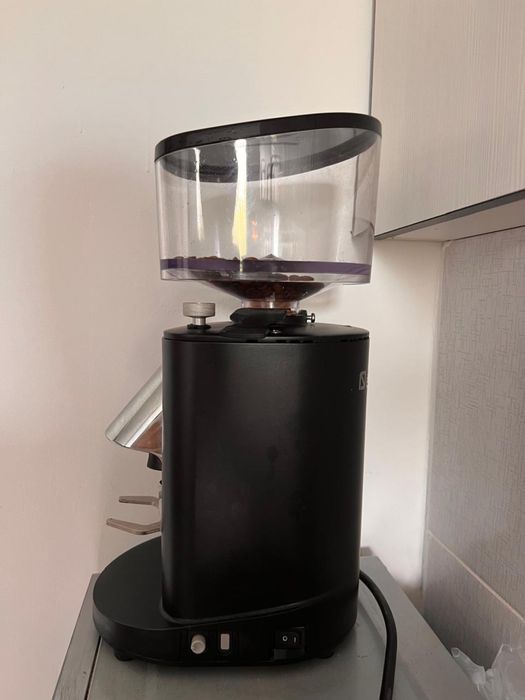 Продам кофемолка бу