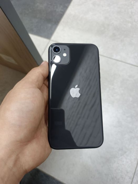 iPhone 11 black 128gb