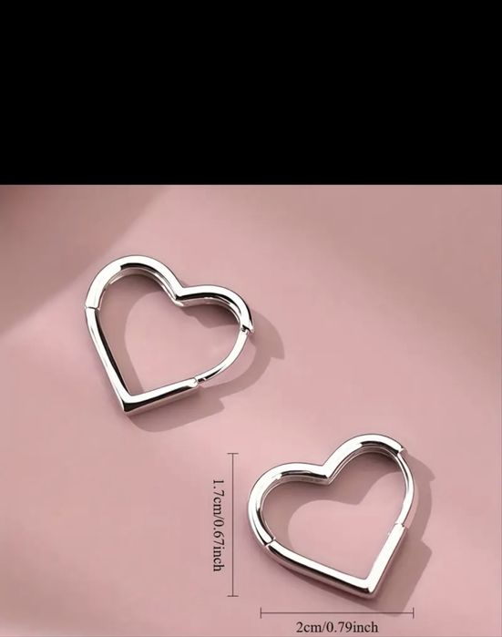 Cercei din argint în formă de inimă