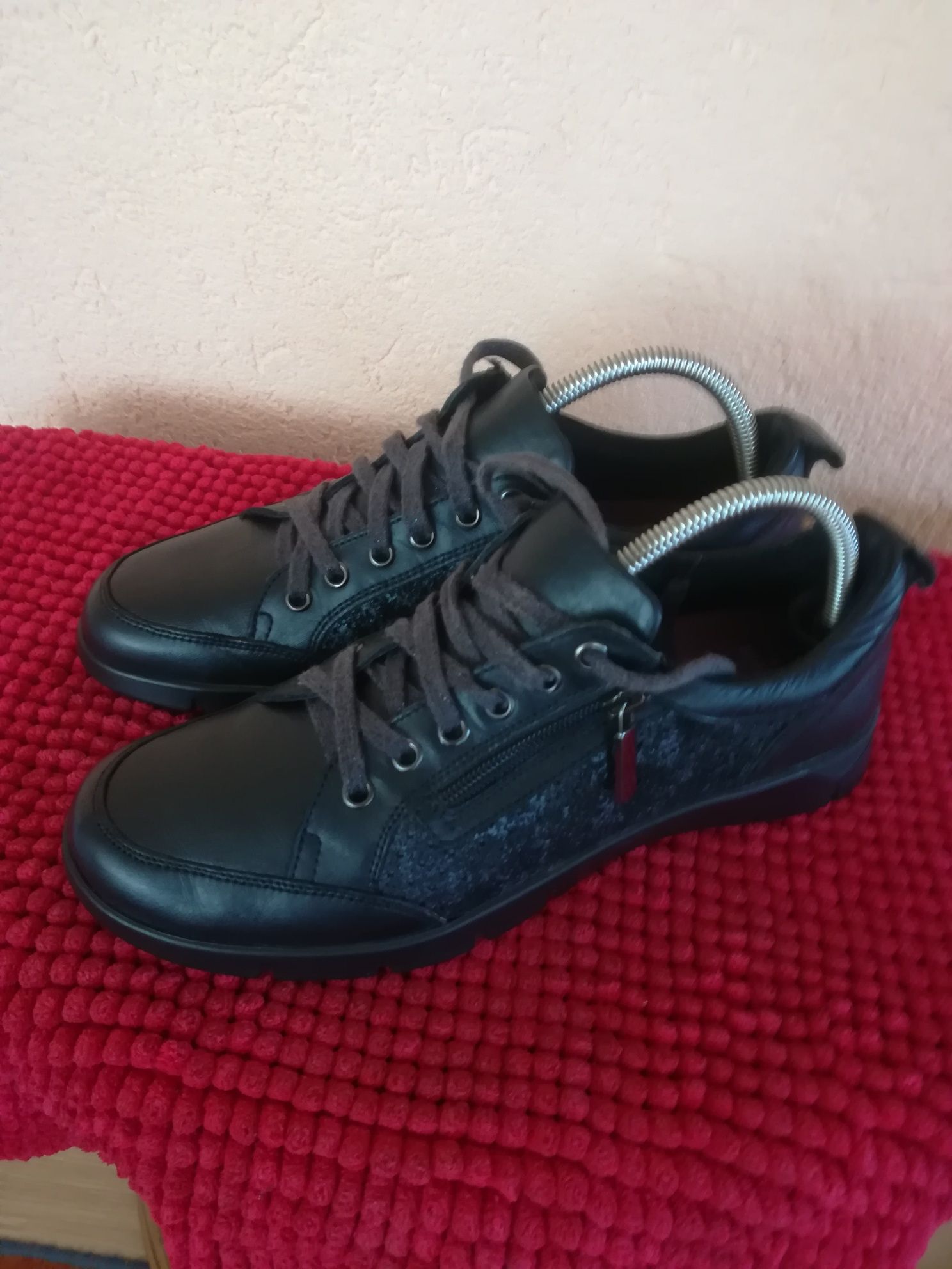 Adidași piele dama nr 40 Walking
