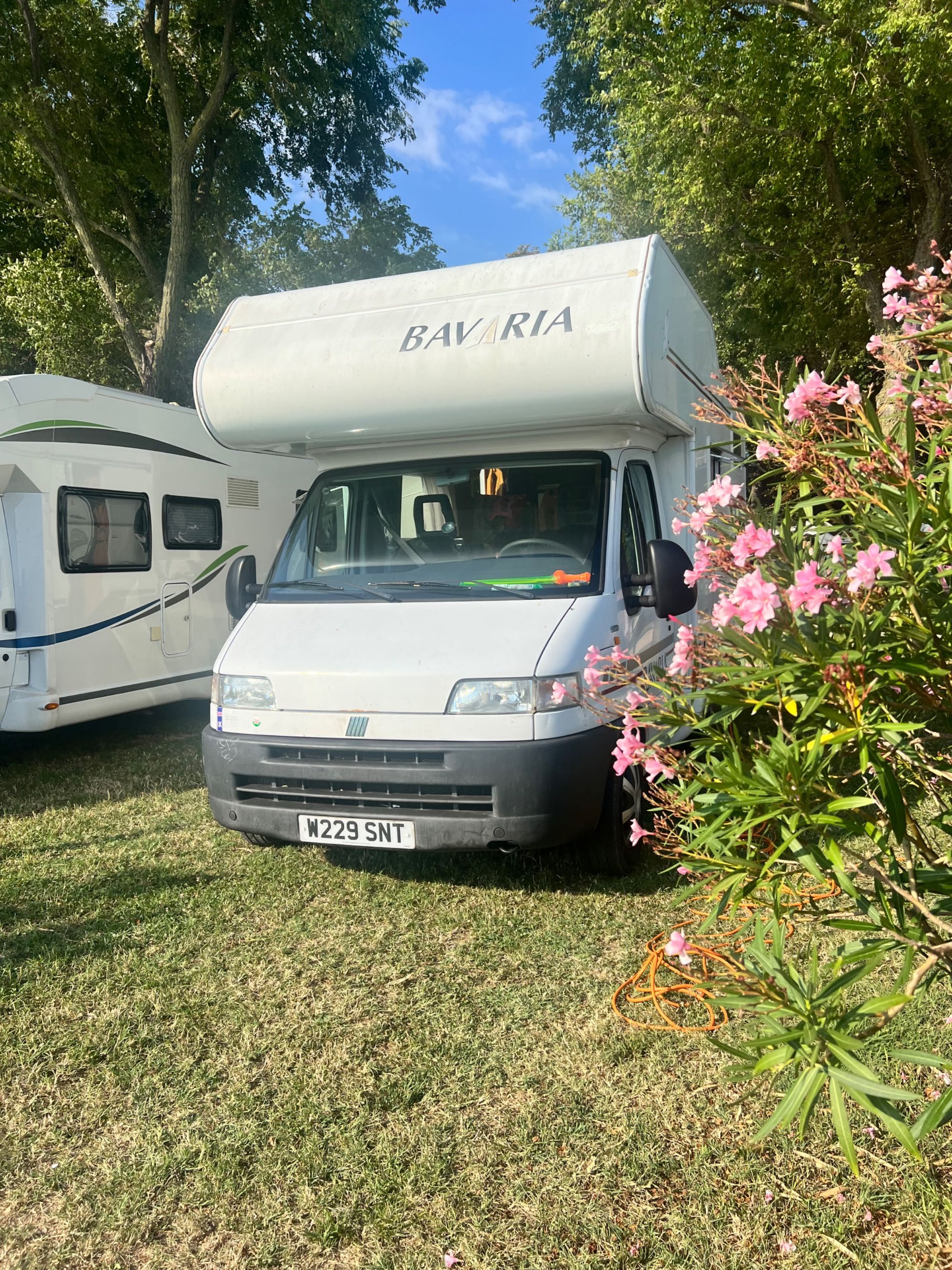 Fiat Ducato Bavaria Campervan 6 спални места баня и тоалетна