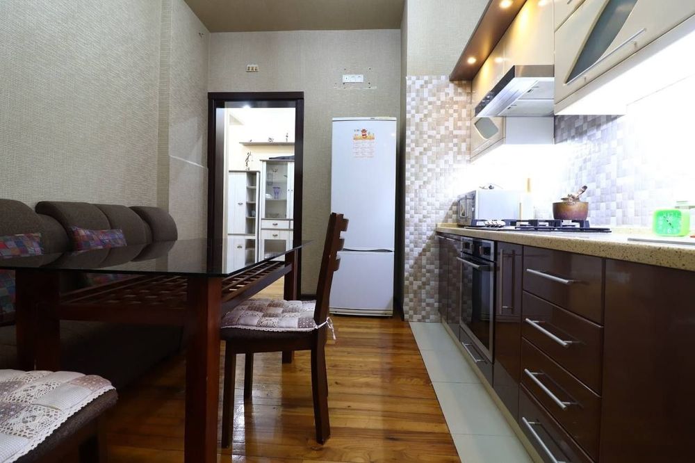 Продается 4х ком квартира, ориентир: Гостиница Россия/м. Ойбек, 90м²