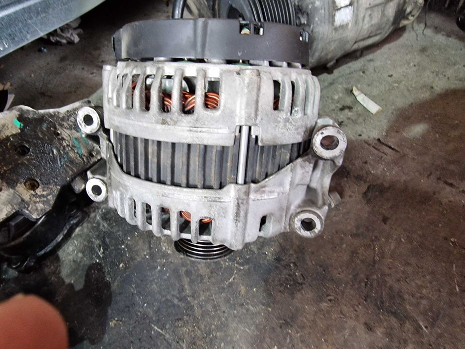 Alternator Mercedes A0009065207 E350 CLS350 W212 W218 W213 200A S350
