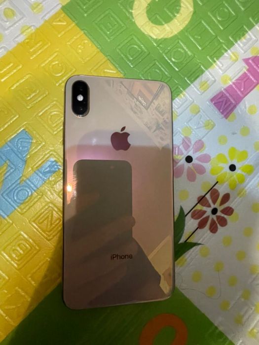 Iphone xs max.