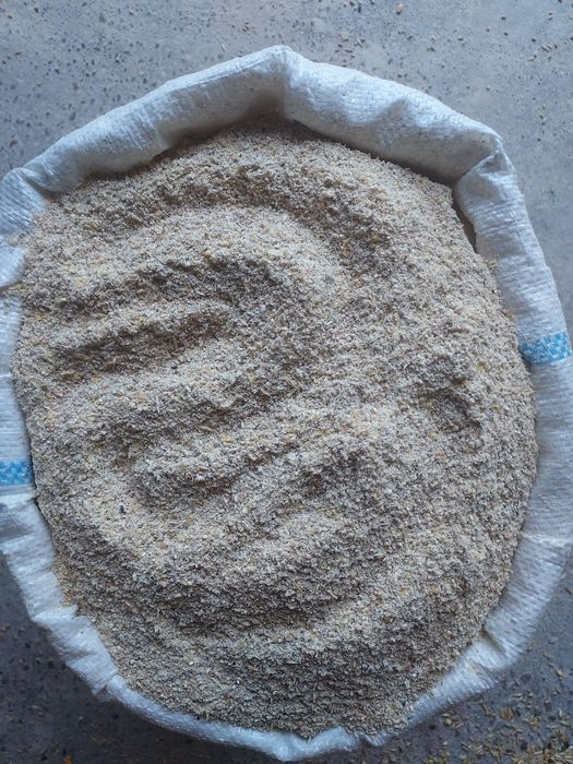 Vând amestec de cereale măcinat