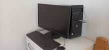 Calculator , monitor,tastatura ,mouse și boxe