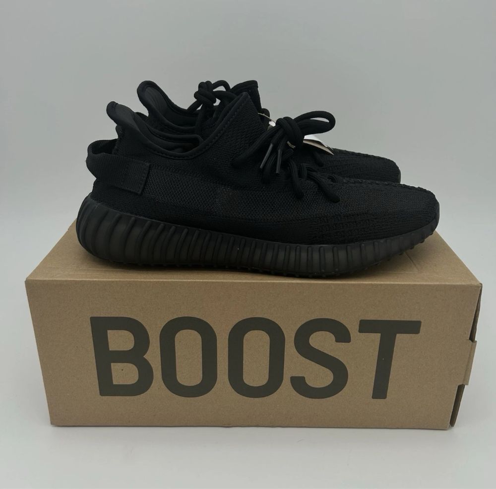 Yeezy Boost 350 V2 Adidas Black Onyx Edition