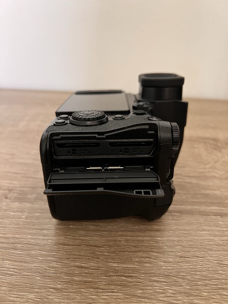 Panasonic Lumix 5SIIX