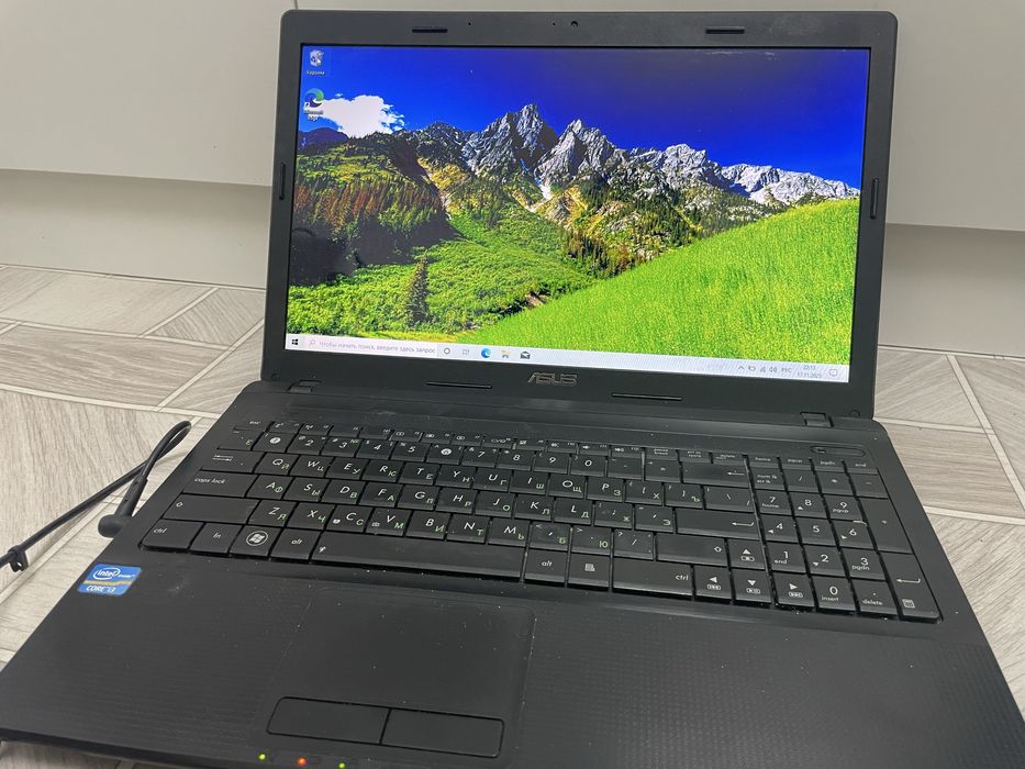 ноутбук Асус в хорошем состоянии