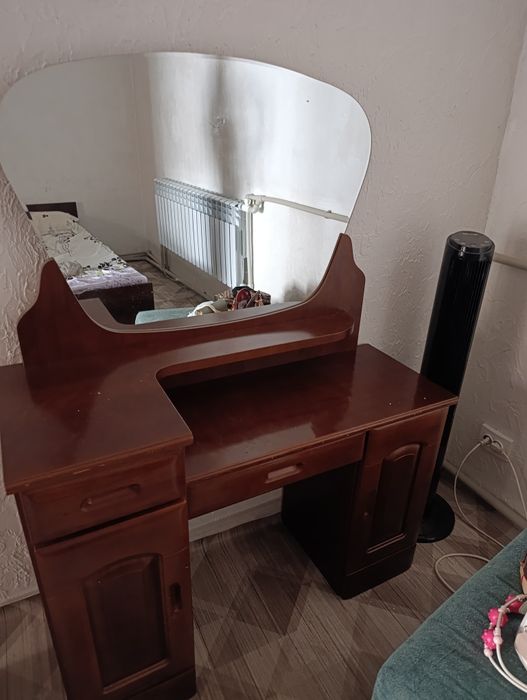 Продам комод для косметики