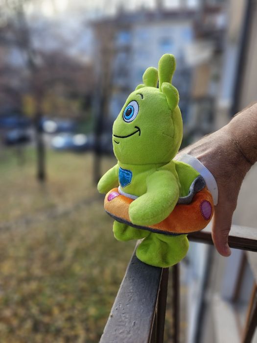 Плюшена кукла-марионетка извънземно