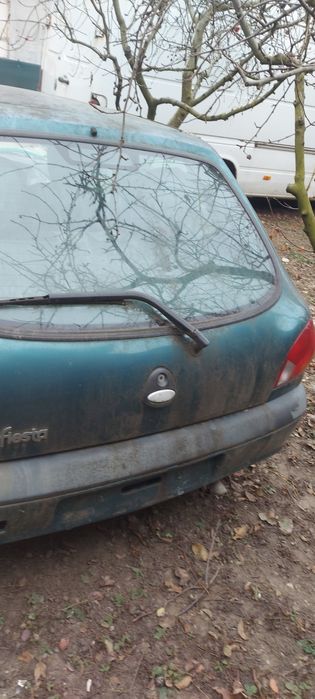 Piese ford fiesta 2001 ,4 uși ,benzină motor 1,3