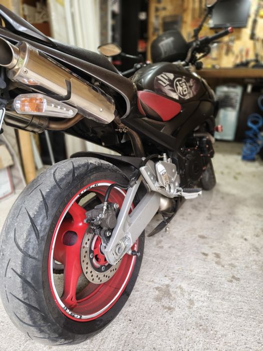 Suzuki gsr 600 yoshimura