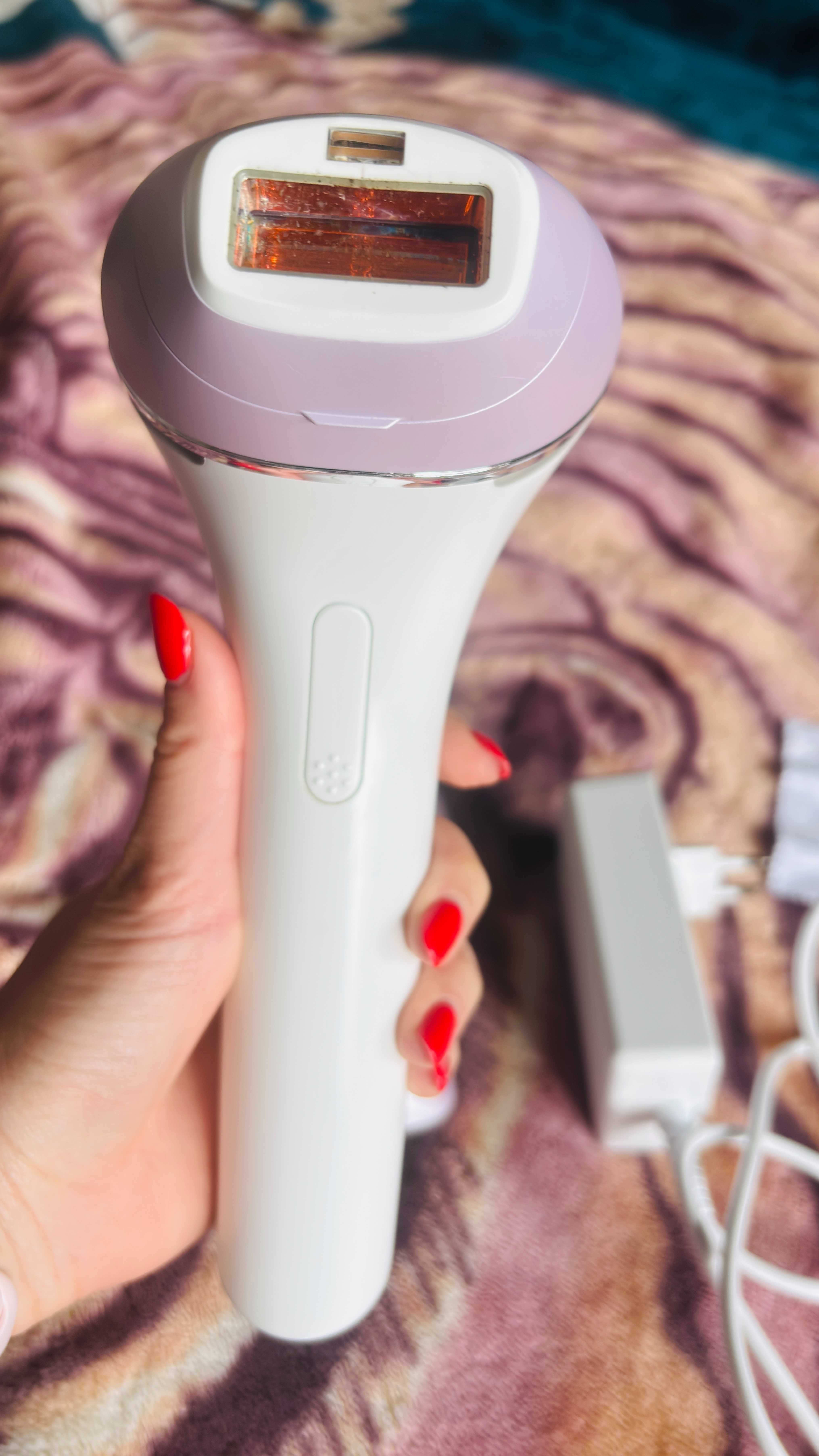 Epilator IPL Philips Lumea 8000 BRI947/00, cu fir, 450.000 impusuri