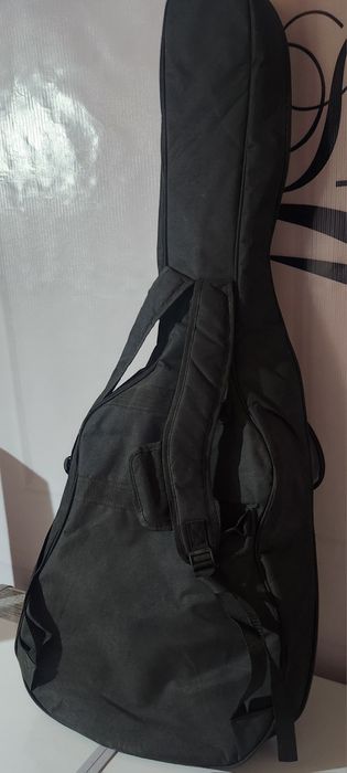 Продаётся чехол для гитаре