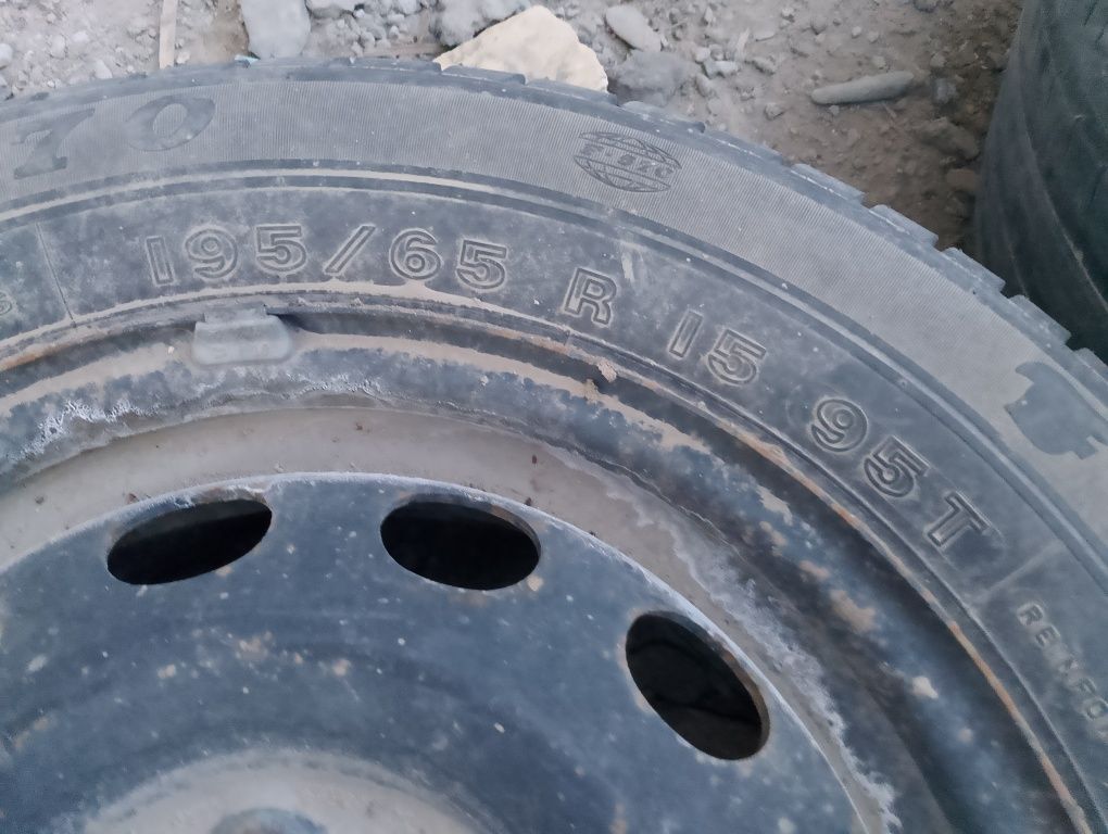 Продам шины с диском