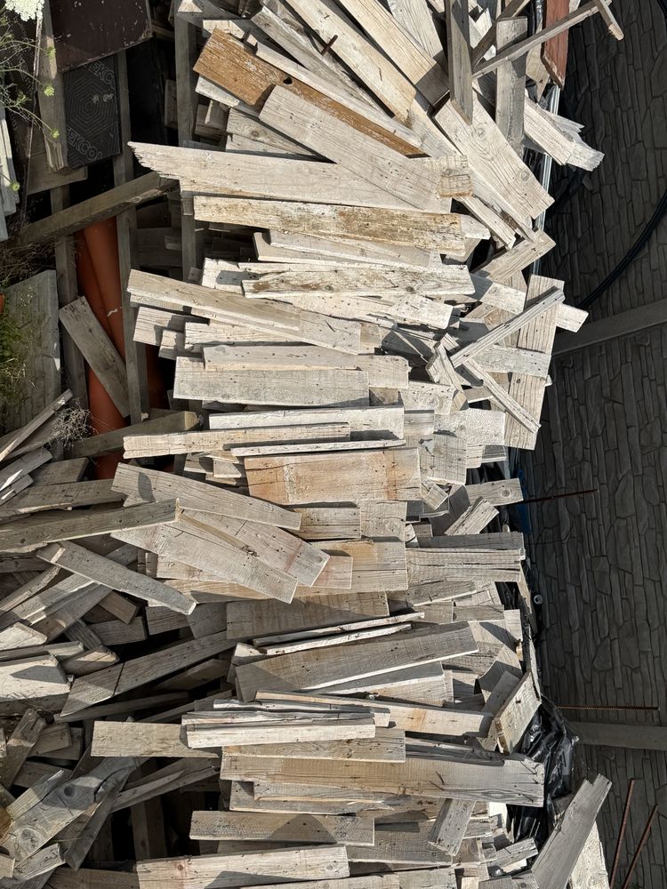 Vand cofrag 800 mp, capriori 200 bucati