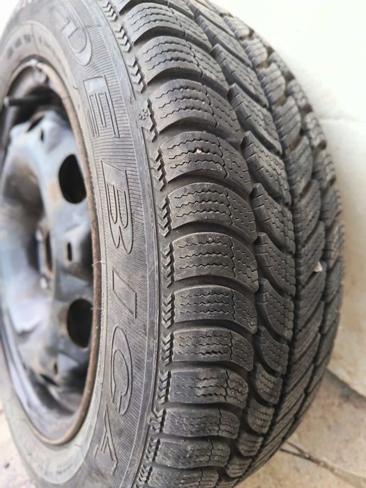 Зимни гуми 185/60/14 с джанти