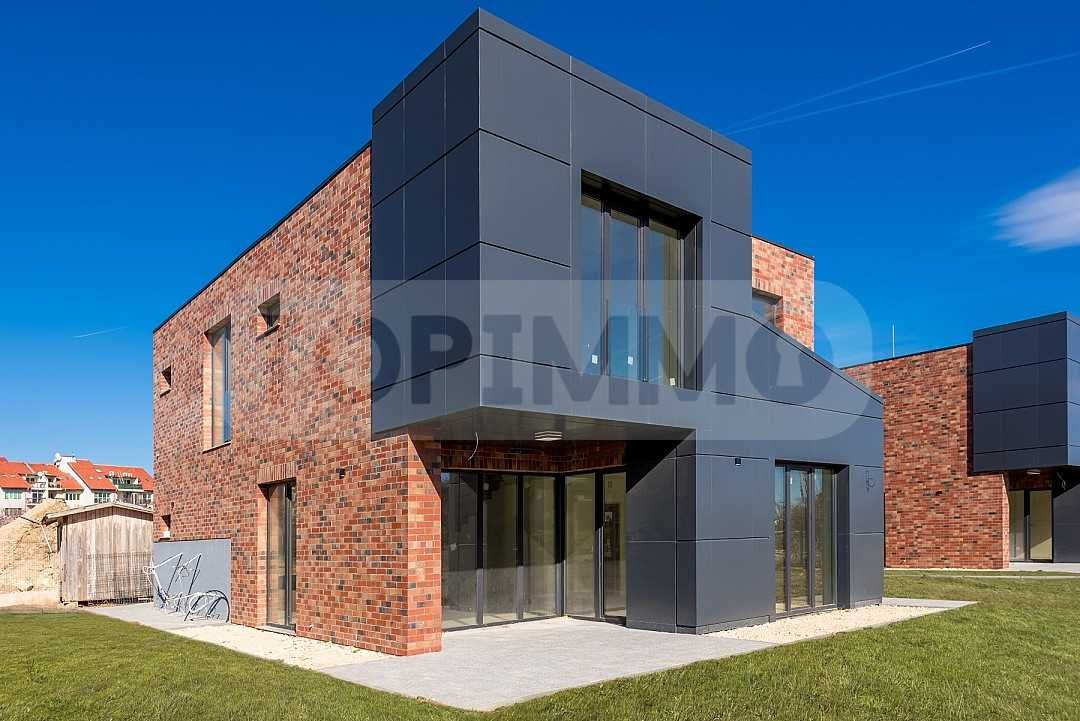 Продава се Къща в Варна, Виница - 223 кв.м за 1651 €/кв.м - Снимка #2