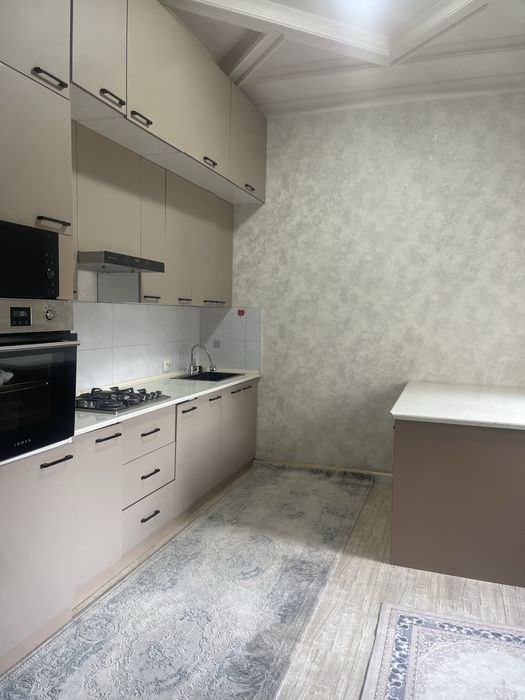 Sergeli Xonaboda yengi qurilgan hovli sotiladi 6 xona + 2 xoll