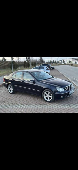 Vand mercedez c220 Avntgarde impecabil