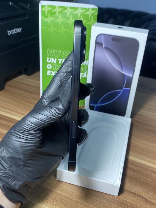 iPhone 16 Pro Max • 256 GB • Black Titanium