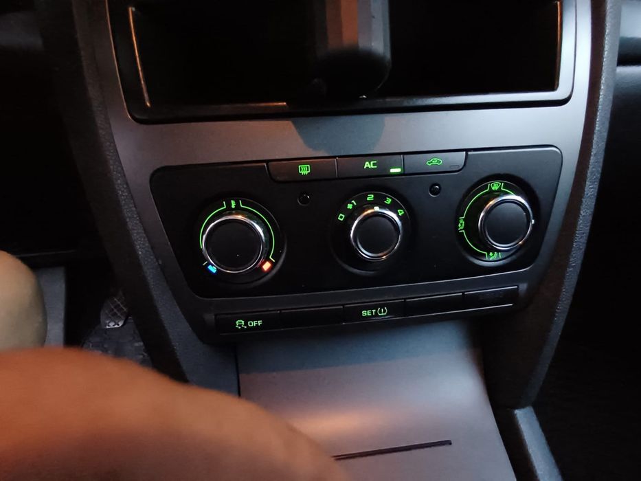 Vând skoda Octavia 1.6TDI cumpărată din Germania în 2017 cu 98000km