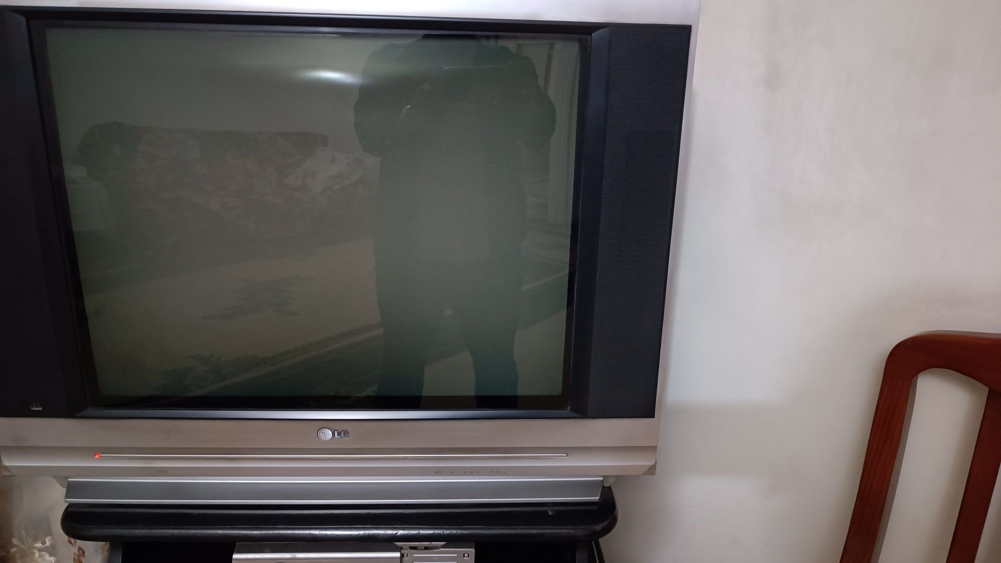 Продаю не дорого ЭЛТ-телевизор LG модел 29FX6AL