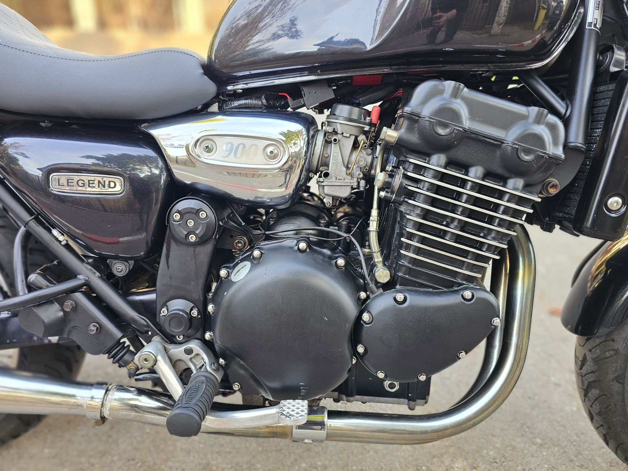 Triumph Legend TT 2000 - Cafe Racer