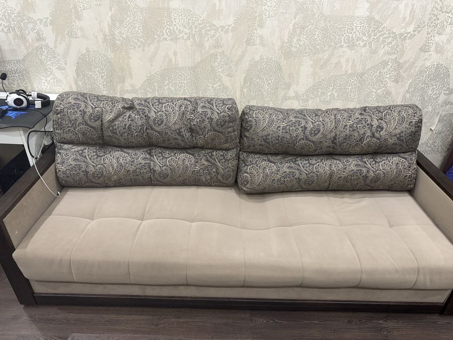 Отдам даром диван