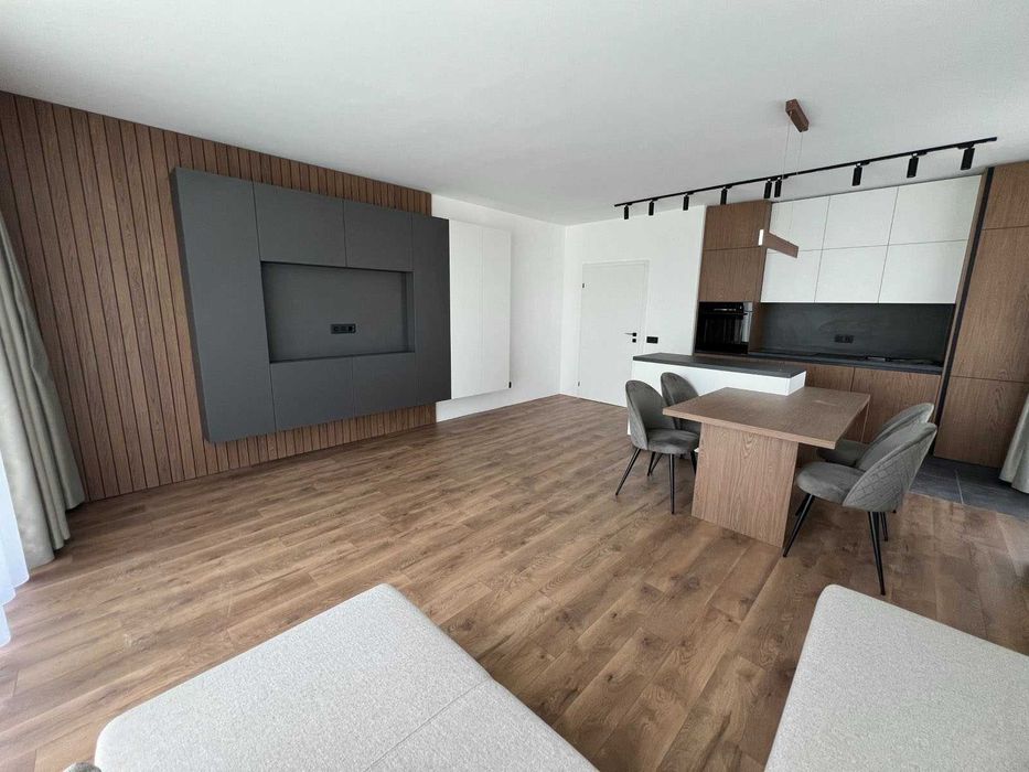 Дава се под наем Тристаен апартамент в София, Малинова долина - 125 кв.м за 1100 € - Снимка #1