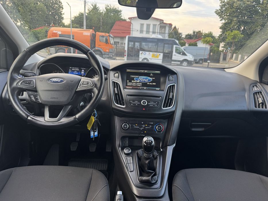 Ford Focus 3 Facelift 2015 hatchback/benzina/navigatie
