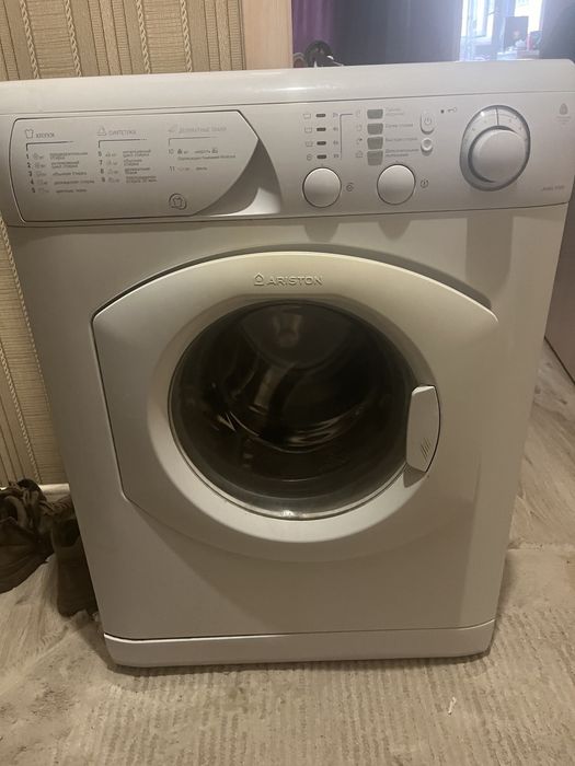 Продам стиральную машинку Ariston