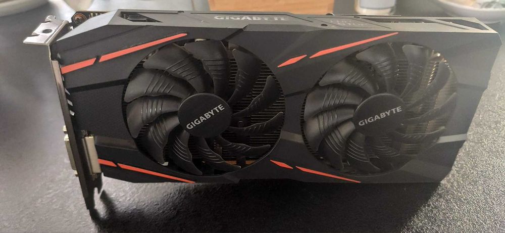 Продавам Перфектна Видео Карта Gigabyte RX 580 8Gb 256bit OC