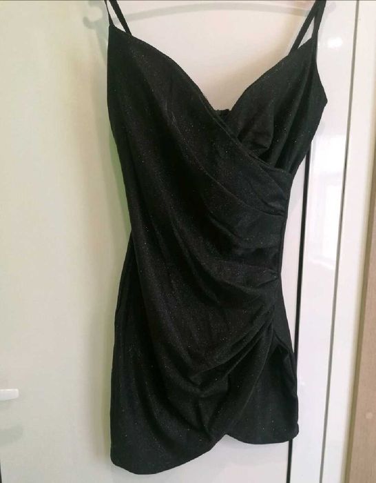 Рокля с регулиращи презрамки