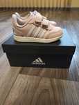 Продавам детски кецове Adidas номер 23