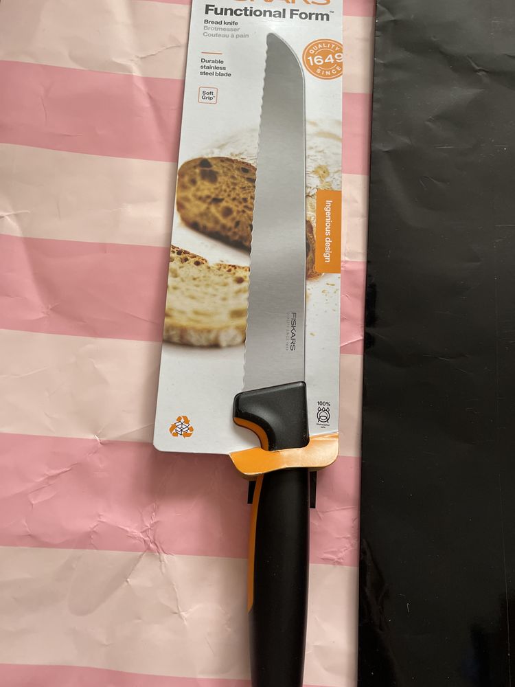 Cutit fiskars santoku