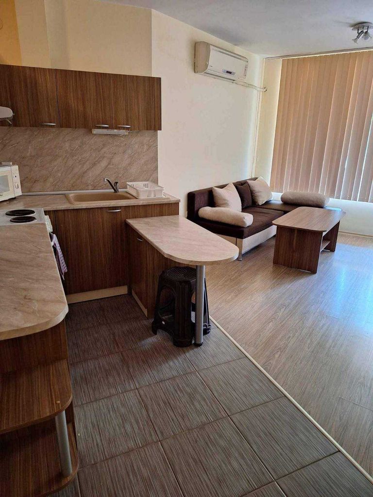 Дава се под наем Двустаен апартамент в Пловдив, Кършияка - 60 кв.м за 275 € - Снимка #1