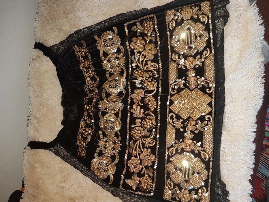 Vand costum port national