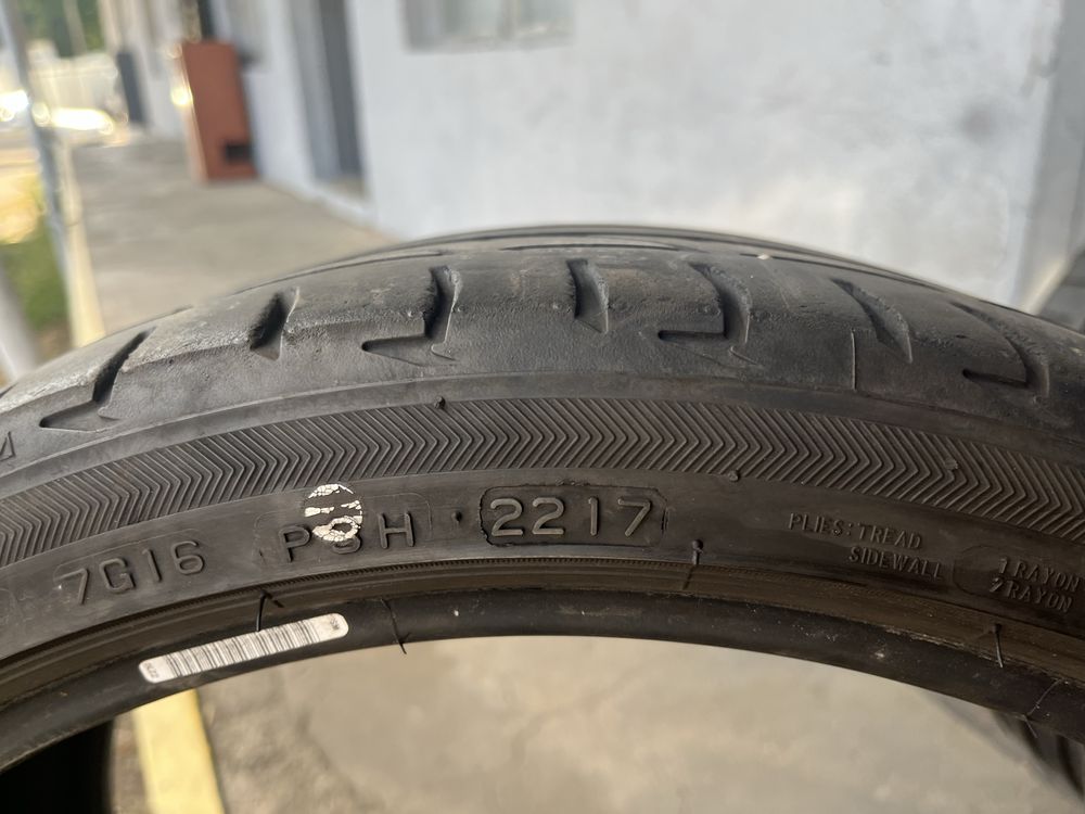 2 бр. летни гуми 225/35/18 Bridgestone AO DOT 2217 5 mm