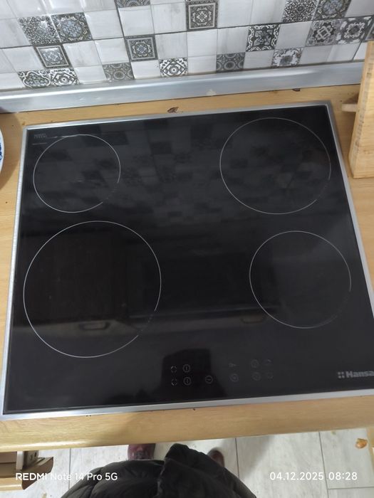 Plită incorporabilă Hansa , vitro ceramică in stare f bună!!!