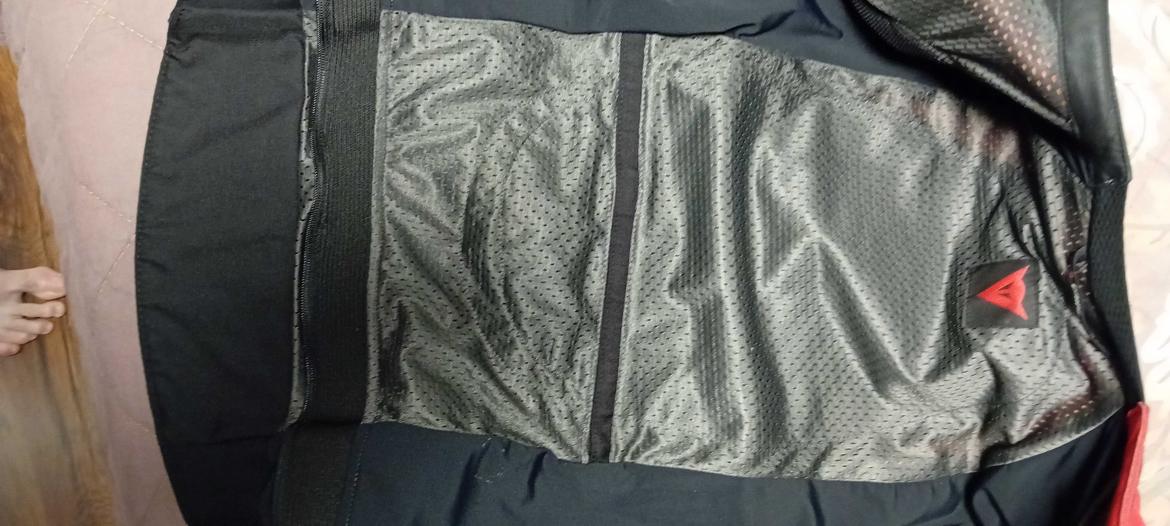 Яке за мотор Dainese