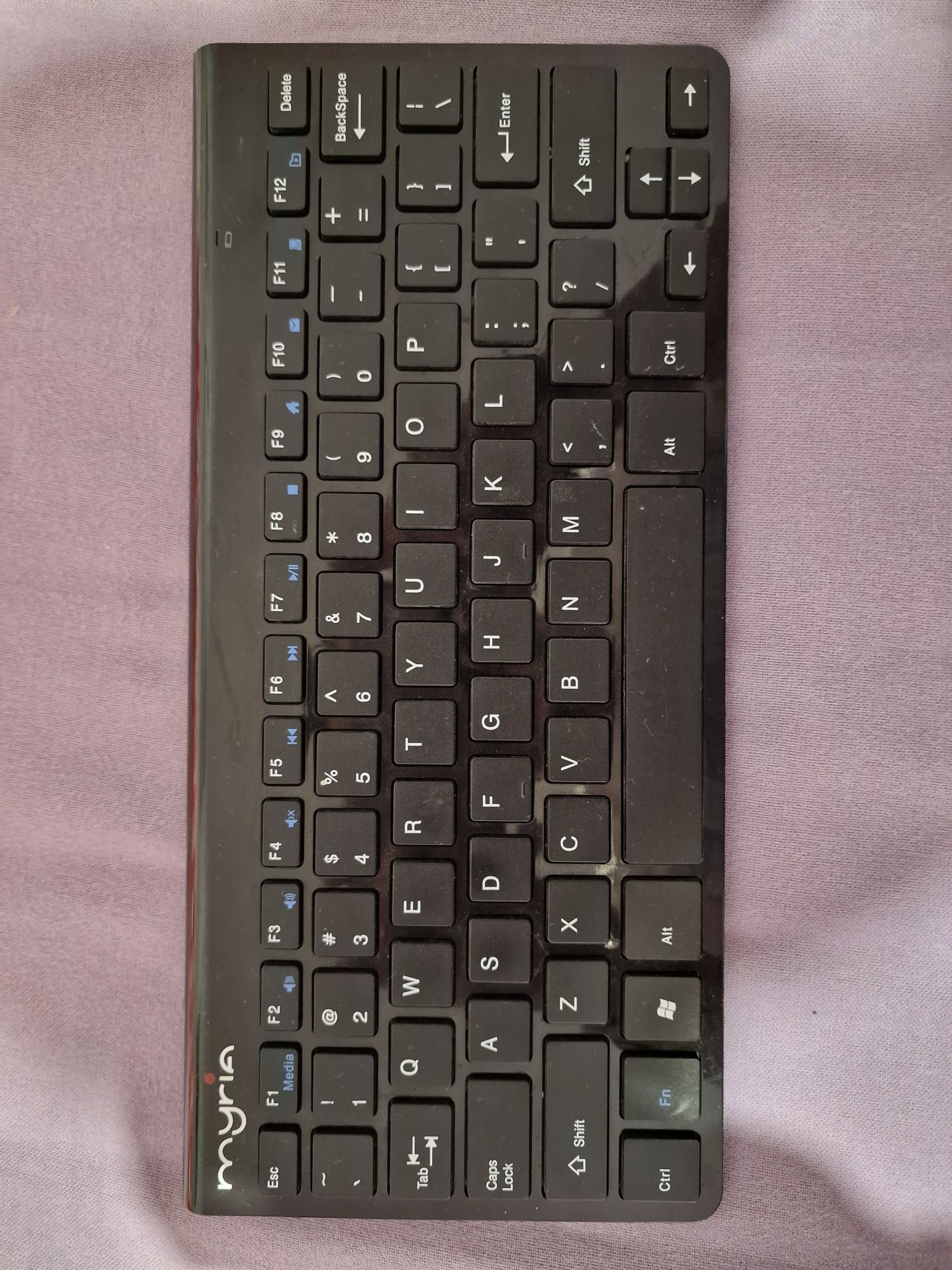Tastatura bluetooth MYRIA MY8055BK, neagra, cu barerii 2x AAA