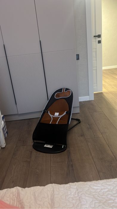 Продам шезлонг для новорожденных