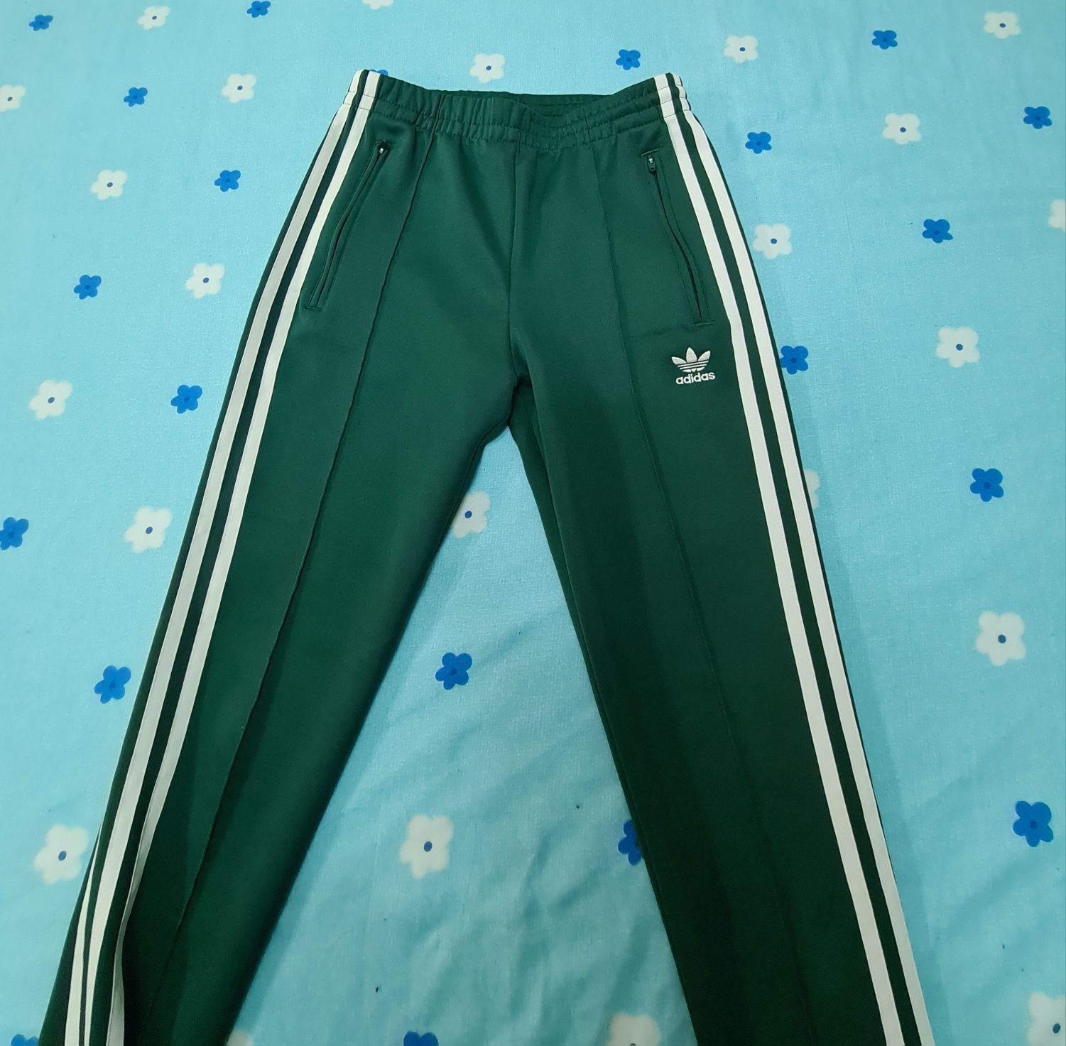 Trening Adidas original mărimea Xs