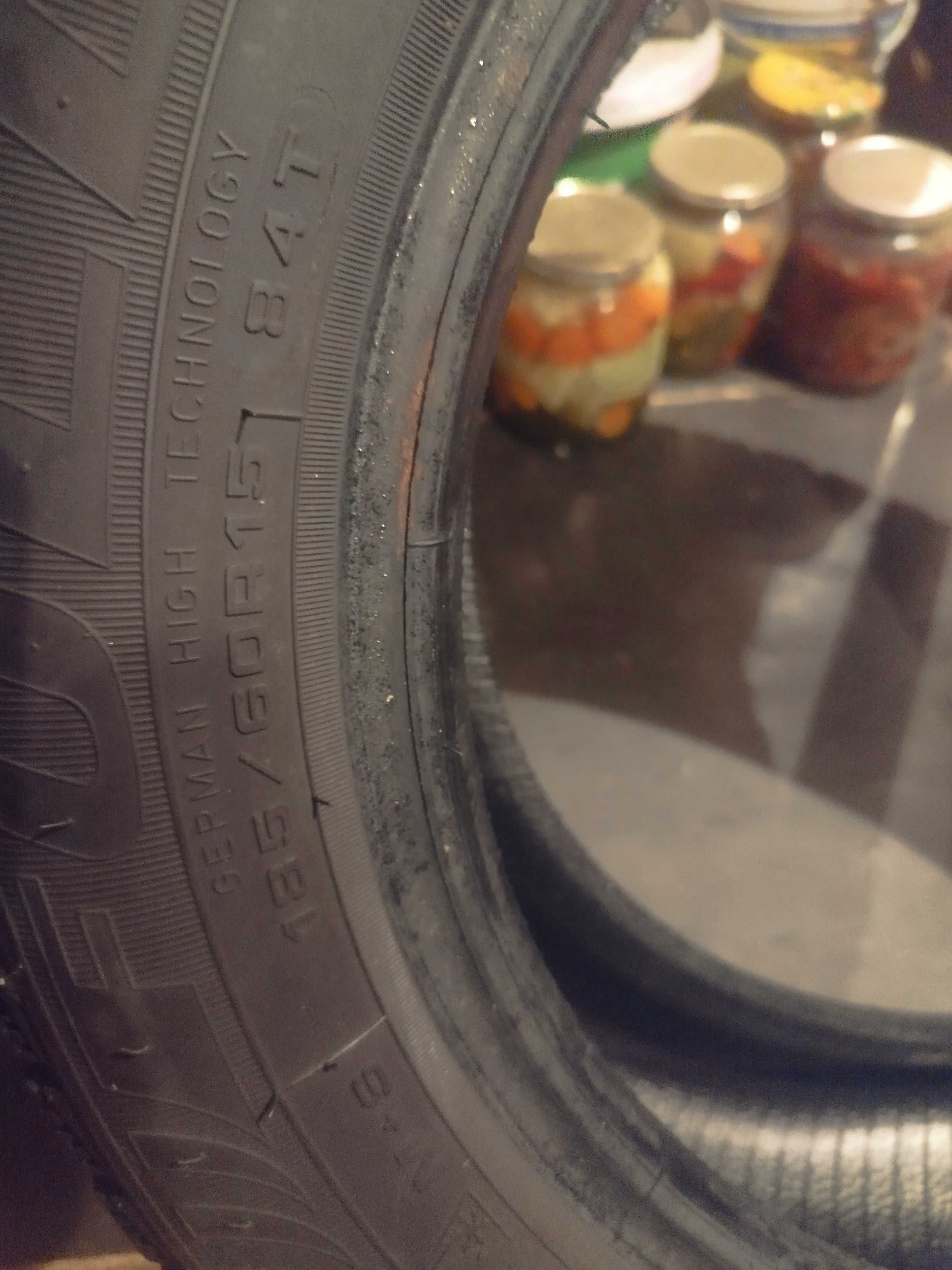 Зимни гуми 2 х 2 вида 185/60 R15