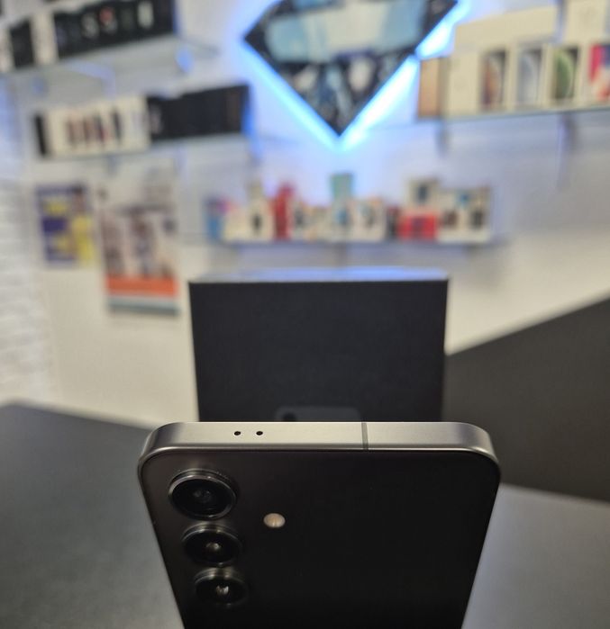 Samsung S24 / Black / DeluxGSM